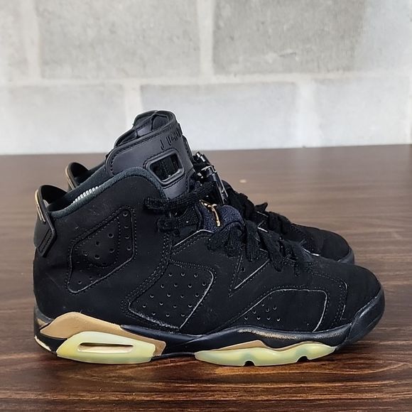 Air Jordan 6 Retro DMP GS "Defining Moment" Size 4 Youth Black And Gold - Picture 5 of 14